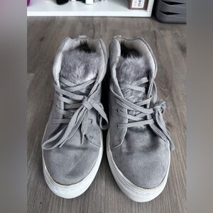 Women’s fuzzy high top sneakers (size 7)